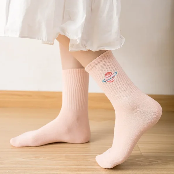Calcetines-largos-de-estilo-coreano-para-mujer-Harajuku-japon-s-Kawaii-regalos-Planeta-matriz-m-gica-4